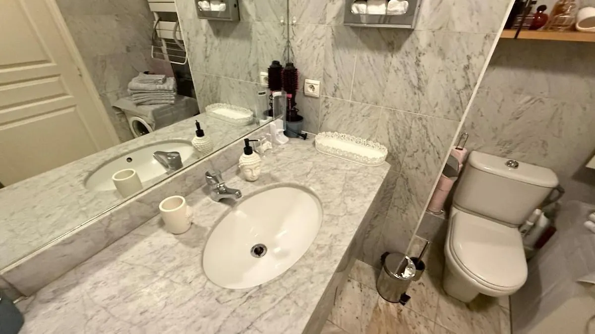 Les Balcons De Victor Hugo Apartment Paris France